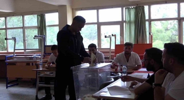 Siirtte Cumhurbaşkanlığı 2. tur seçimi için oy kullanma işlemi başladı