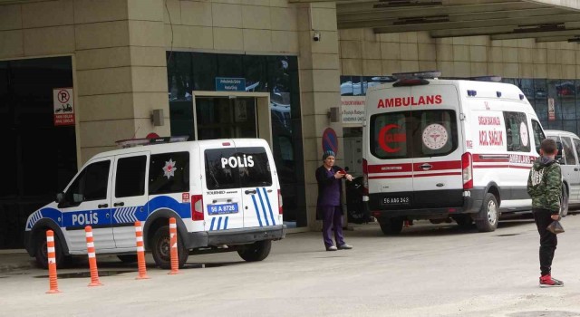 Siirtte zırhlı polis aracı ile kamyonet çarpıştı: 6 yaralı