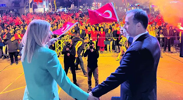 Silivri 19 Mayıs’ta Kırmızı Beyaza Büründü
