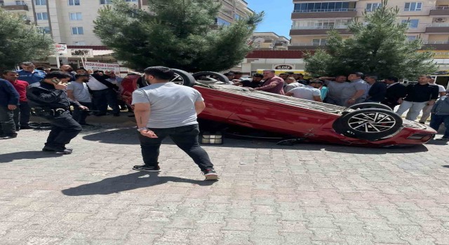 Silvanda otomobil takla attı: 3 yaralı