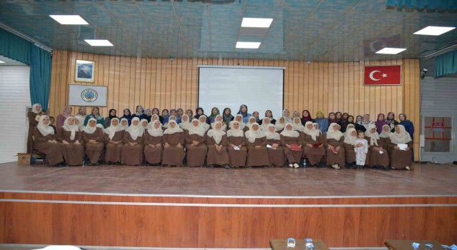 Simavda yetişkin bayanlar Kuran-ı Kerimi öğrenme ve hatmetme heyecanı yaşadı