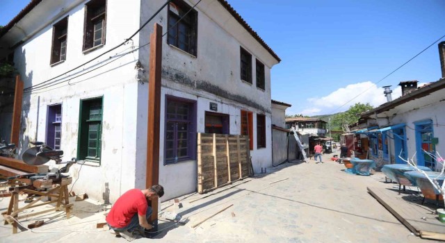 Şirincenin tarihi çarşısında yenileme çalışmaları başladı