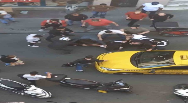 Şişlide kurye ve taksici trafikte yol verme yüzünden yüzünden birbirine girdi