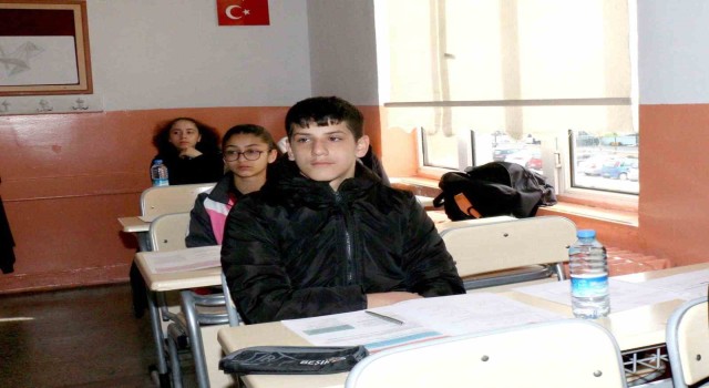 Sivasta 16 bin 708 öğrenci sınava girdi