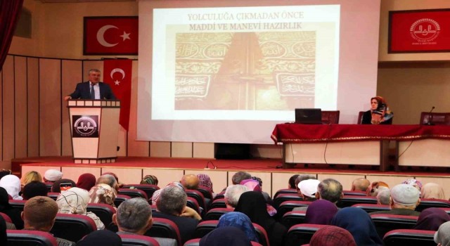 Sivasta hacı adaylarına eğitim semineri