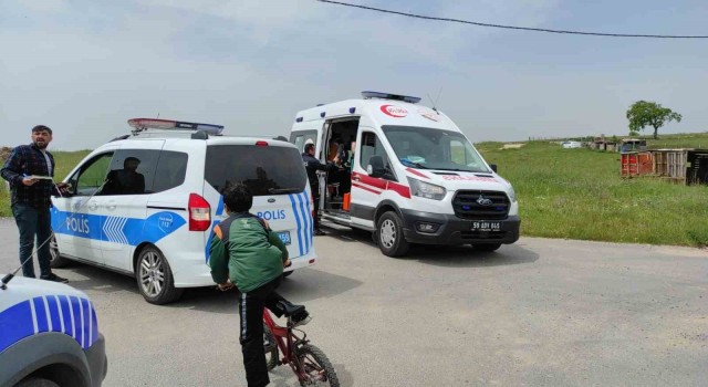 Sokak ortasında arkadaşını bıçakladı