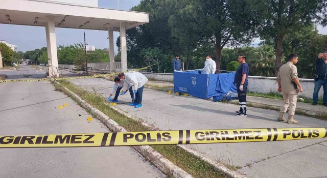 Sokakta bulunan kadın cesediyle ilgili aranan şüpheli İzmirde yakalandı