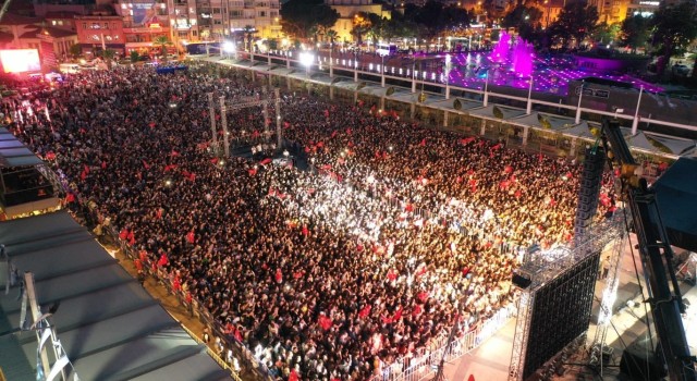 Son yılların en coşkulu gençlik konseri Aydında gerçekleşti