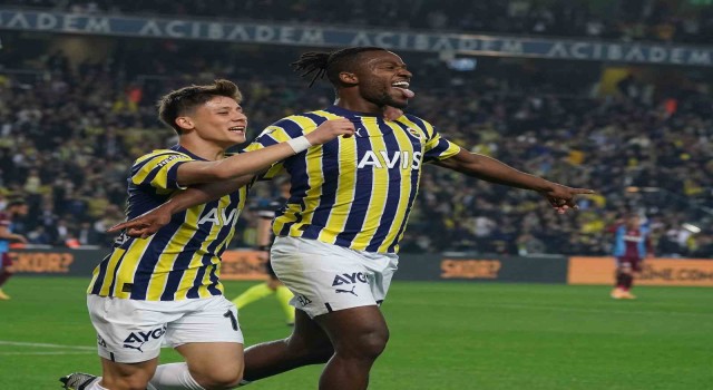 Spor Toto Süper Lig: Fenerbahçe: 1 - Trabzonspor: 0 (Maç devam ediyor)