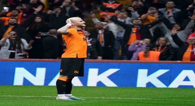 Spor Toto Süper Lig: Galatasaray: 1 - Medipol Başakşehir: 0 (İlk yarı)