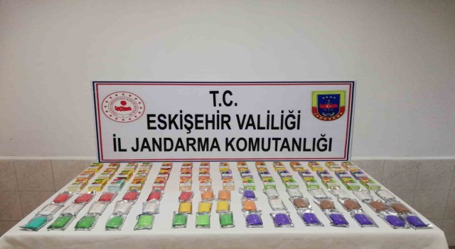 Şüpheli şahsın aracında 50 adet kaçak elektronik sigara bulundu