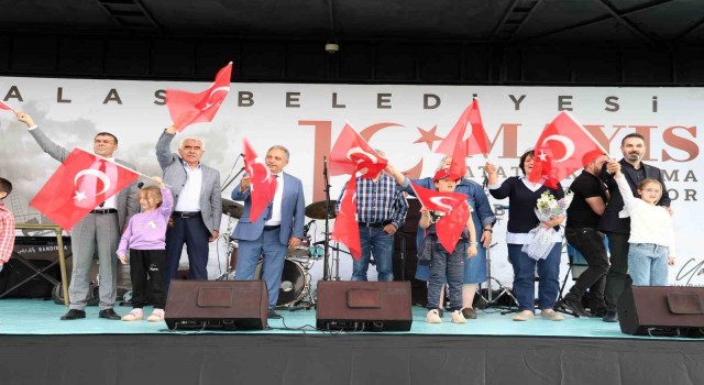 Talasta muhteşem 19 Mayıs coşkusu