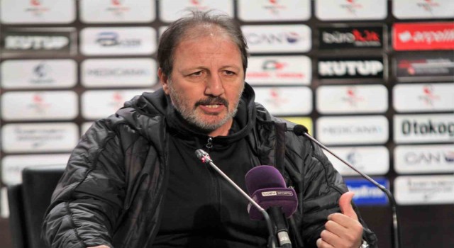 Taner Taşkın: “İlk devre oynanan oyunda oyunu domine eden bir Sakaryaspor vardı”