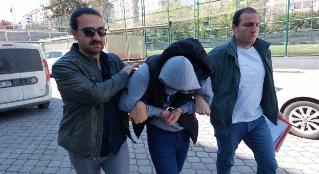 Tartıştığı kız arkadaşını silahla yaraladı