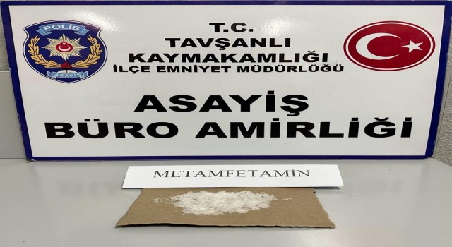 Tavşanlıda bir araçta uyuşturucu ele geçirildi