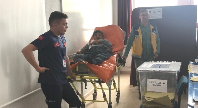 Tavşanlıda tedavi gördüğü hastaneden çıkıp Hisarcıkta oyunu kullandı