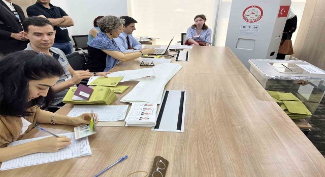 Taylanddaki Türk vatandaşları oylarını kullanmaya başladı