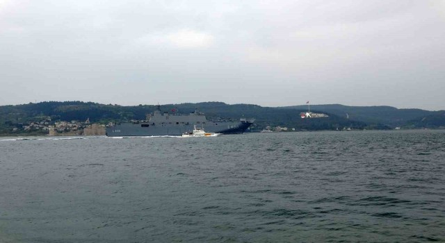 ‘TCG Anadolu Çanakkale Boğazından geçti