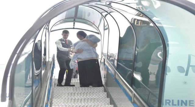 Tedavisi için 35 milyon TL toplanan Egemen bebek, Dubaiden döndü