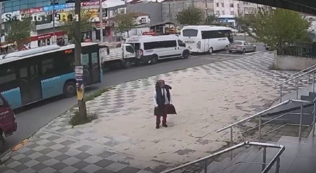 Tekirdağda 7 işçinin yaralandığı zincirleme kaza kameraya yansıdı