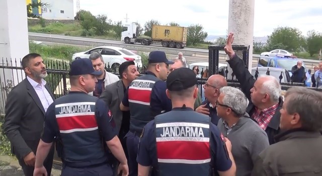 Tekirdağda basın açıklaması savaş alanında döndü: Site sakinleri ile firma yetkilileri arasında arbede
