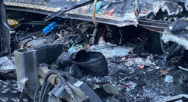 TEMde yolcu dolu otobüs tıra arkadan çarptı: 1i ağır 22 yaralı