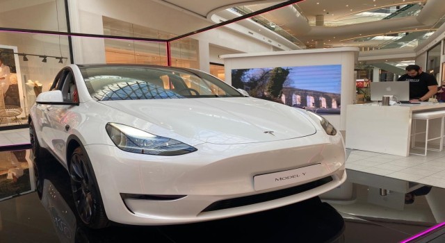 Tesla, ikinci AVM mağazasını Anadolu Yakasında açtı