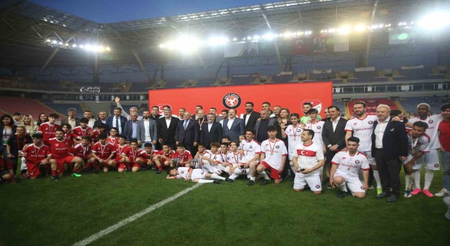 “TFF Omuz Omuza Gösteri Maçı” Mersinde oynandı