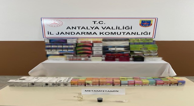 Ticareti takside kaçak sigara, puro ve elektronik sigara ele geçirildi