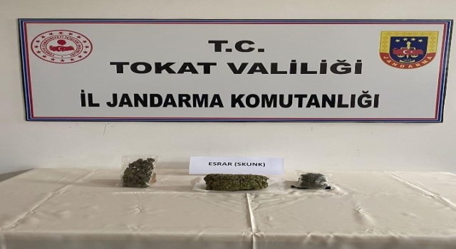 Tokatta 320 gram esrar ele geçirildi