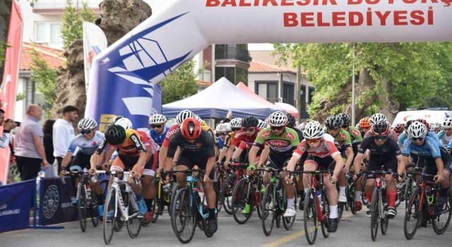 Torku Şeker Sporlu kız bisiklet takımı şampiyon oldu