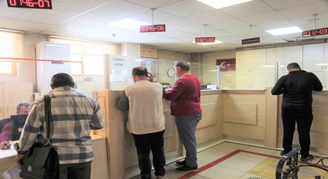 Toroslar Belediyesinin vezneleri bu hafta sonu açık