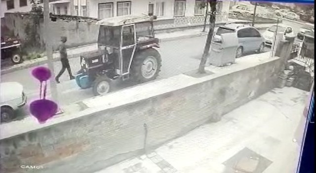 Traktör hırsızlığı güvenlik kamerasında