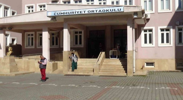Tuncelide seçmenler oy kullanmaya başladı