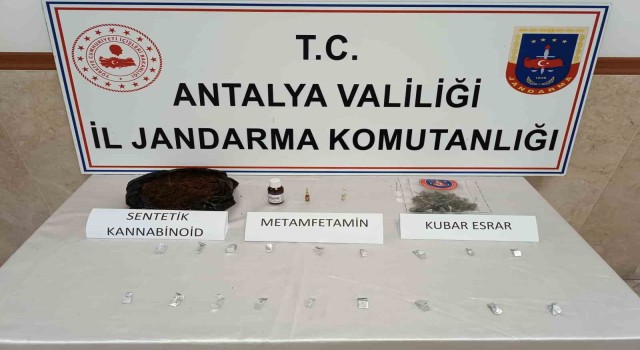 Turizm bölgesinde uyuşturucu satan şüpheli jandarmadan kaçamadı