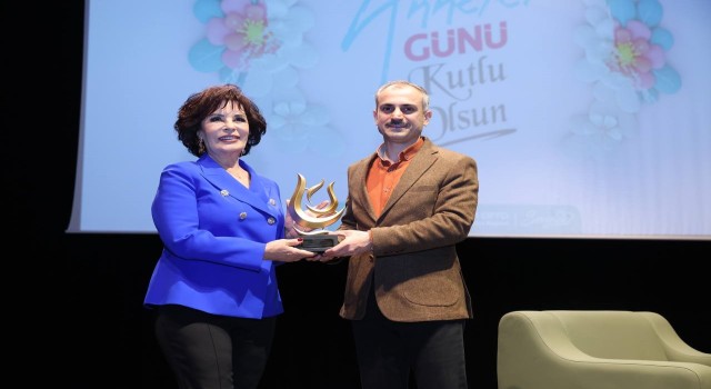 Türk sinemasının yıldızı Hülya Koçyiğit: Annelik Allahın kadına verdiği bir ayrıcalık