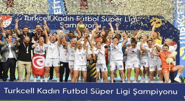 Turkcell Kadın Futbol Süper Liginde çeyrek finale yükselen takımlar belli oldu