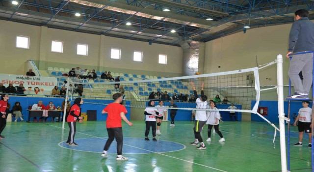 Türkelide Mahalle Ligi voleybol etkinliği