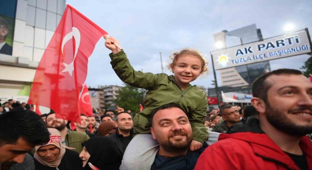 Tuzlada seçim zaferi coşkuyla kutlandı