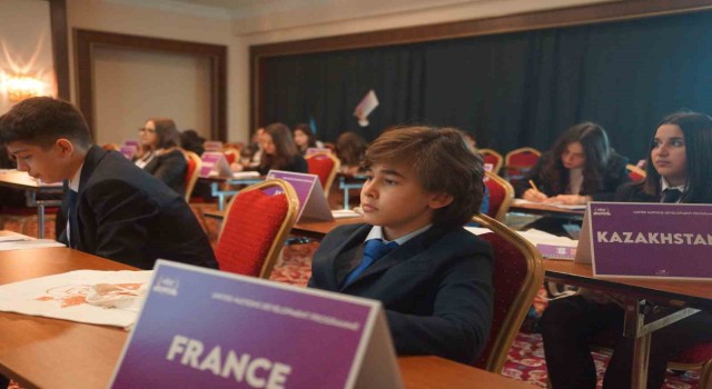 Uğur Okulları Model Birleşmiş Milletler Konferansının üçüncüsü “Gıda Krizi temasıyla gerçekleşti