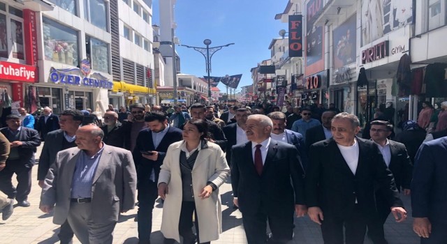 Ulaştırma Eski Bakanı Ahmet Arslan Ağrıda vatandaşlarla buluştu