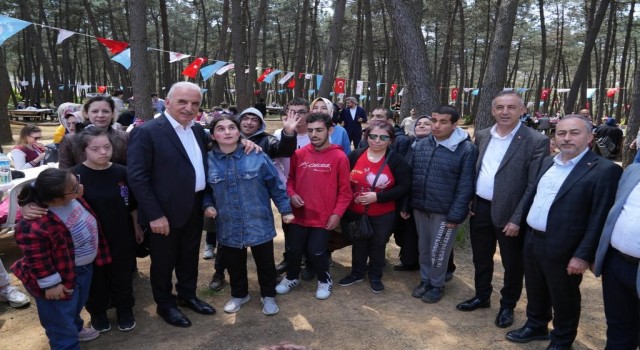 Ümraniyede gerçekleşen piknikte engeller ortadan kalktı