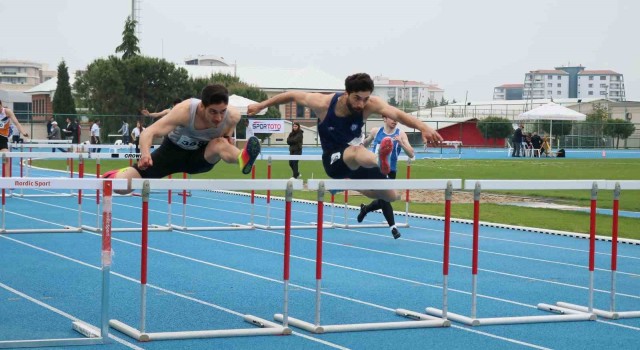 Ünilig Atletizm Türkiye Şampiyonası Manisada başladı