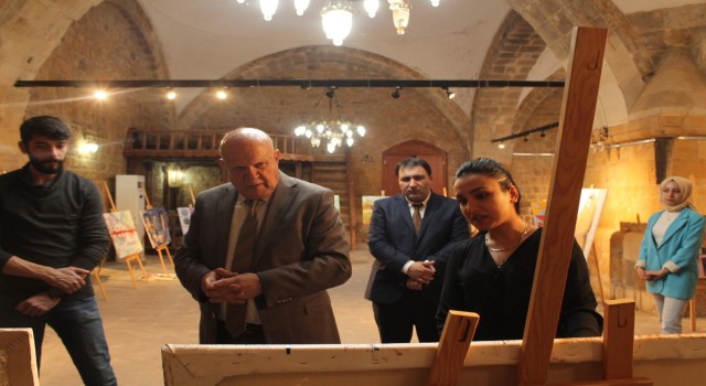 Üniversite öğrencilerinin gözünden Bayburtun tarihi ve medeniyeti tuvallere ustaca resmedildi