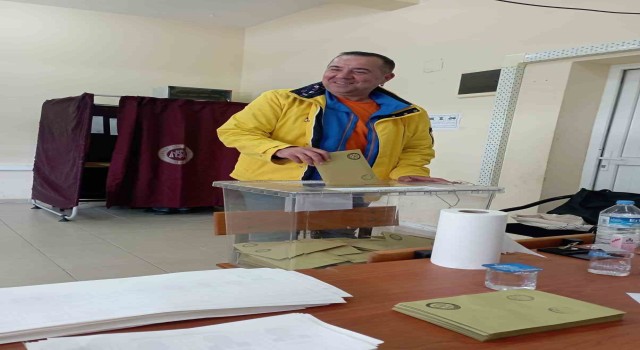 Ünlü komedyen Ata Demirer, Bozcaadada oyunu kullandı