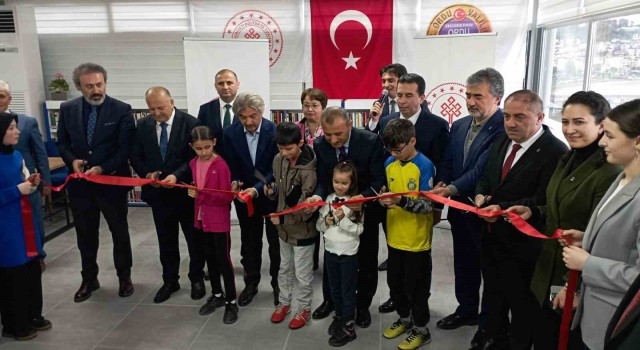 Ünyede AVM Halk Kütüphanesi hizmete açıldı