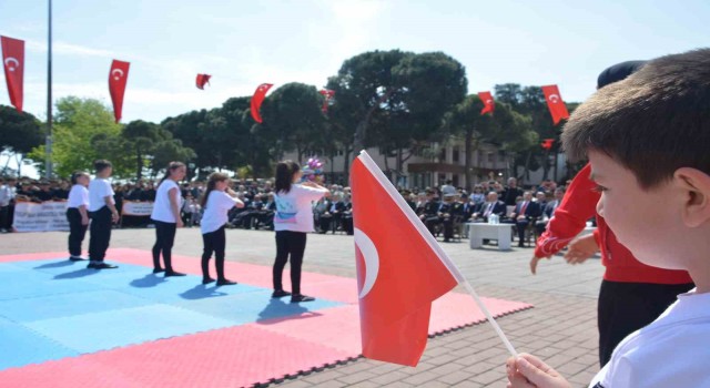 Ünyede kortej eşliğinde 19 Mayıs coşkusu