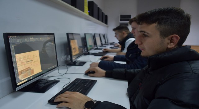 Üretim kapasitesini artıran meslek liseleri 1.5 milyon lira ciro hedefliyor