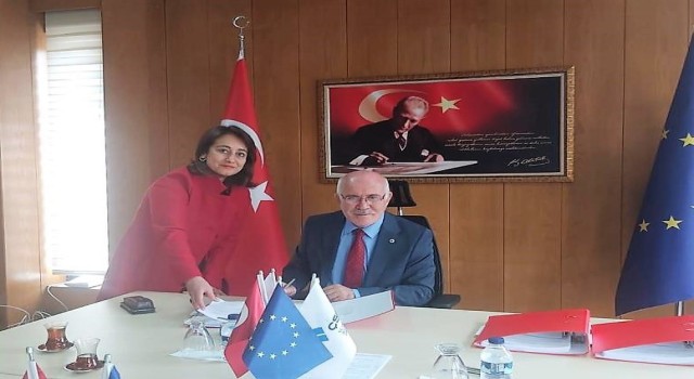 Uşak Üniversitesi ‘Gençlik Çalışıyor, Uşak Gelişiyor projesiyle gençlere mesleki eğitim verecek