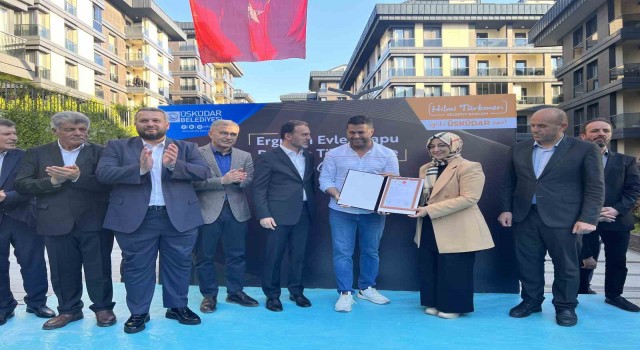 Üsküdar Erguvan Evlerinin tapuları hak sahiplerine teslim edildi